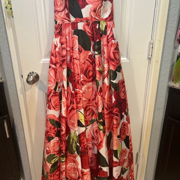 Blondie Nites Red Floral Prom Dress - Picture 2 of 3